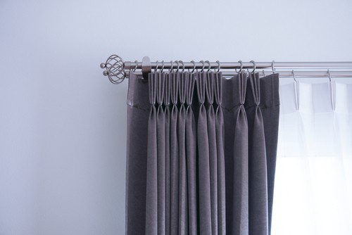 What Are The Differences Between Curtains And Drapes?